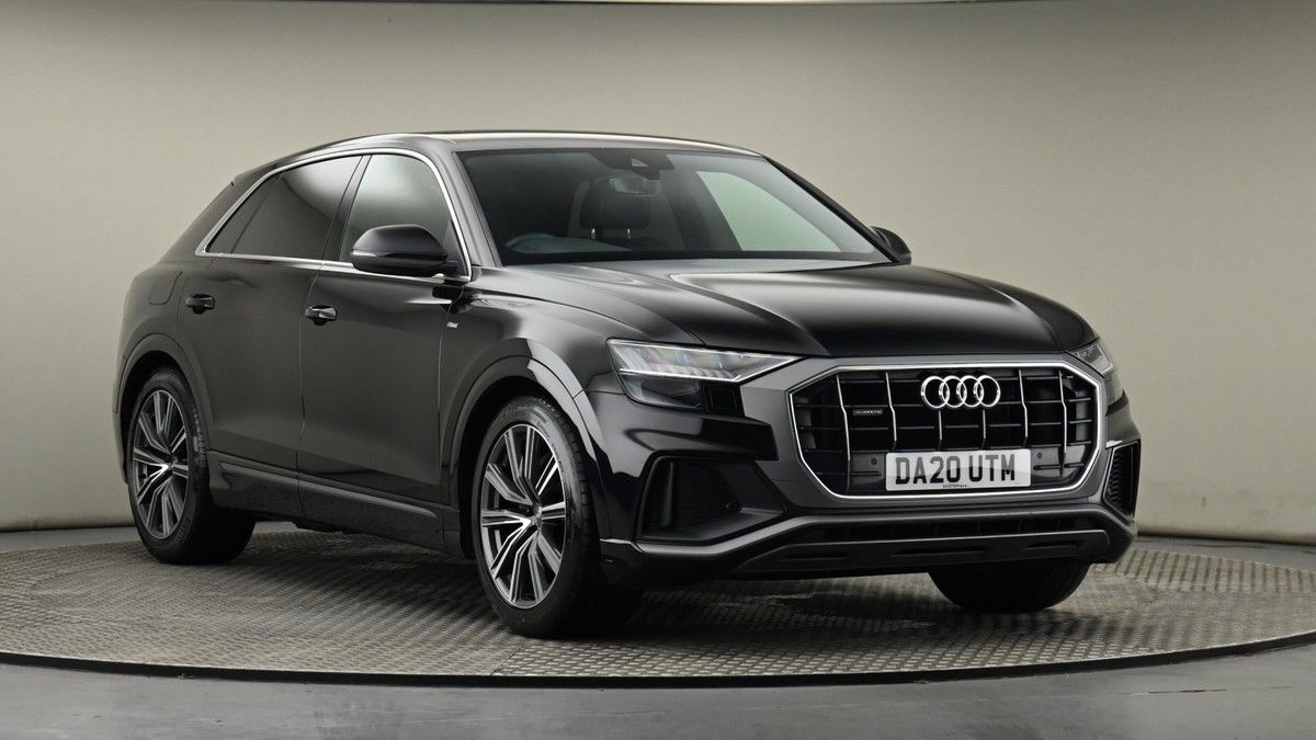 Audi Q8 Sticky Header Image