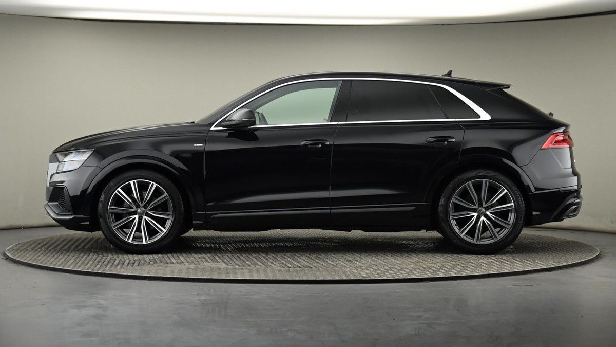 Audi Q8 Image 23