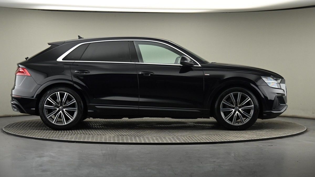 Audi Q8 Image 27