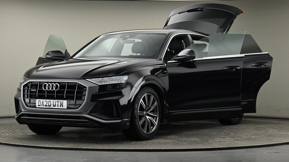 Audi Q8 Image 28