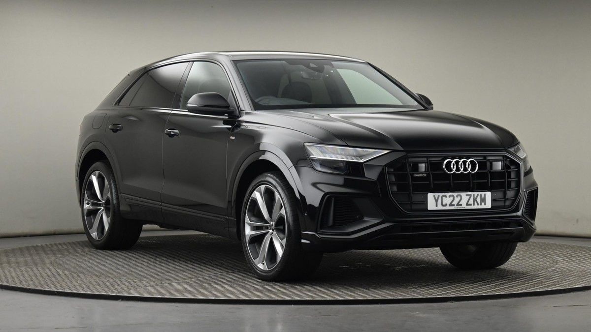 Audi Q8 Sticky Header Image