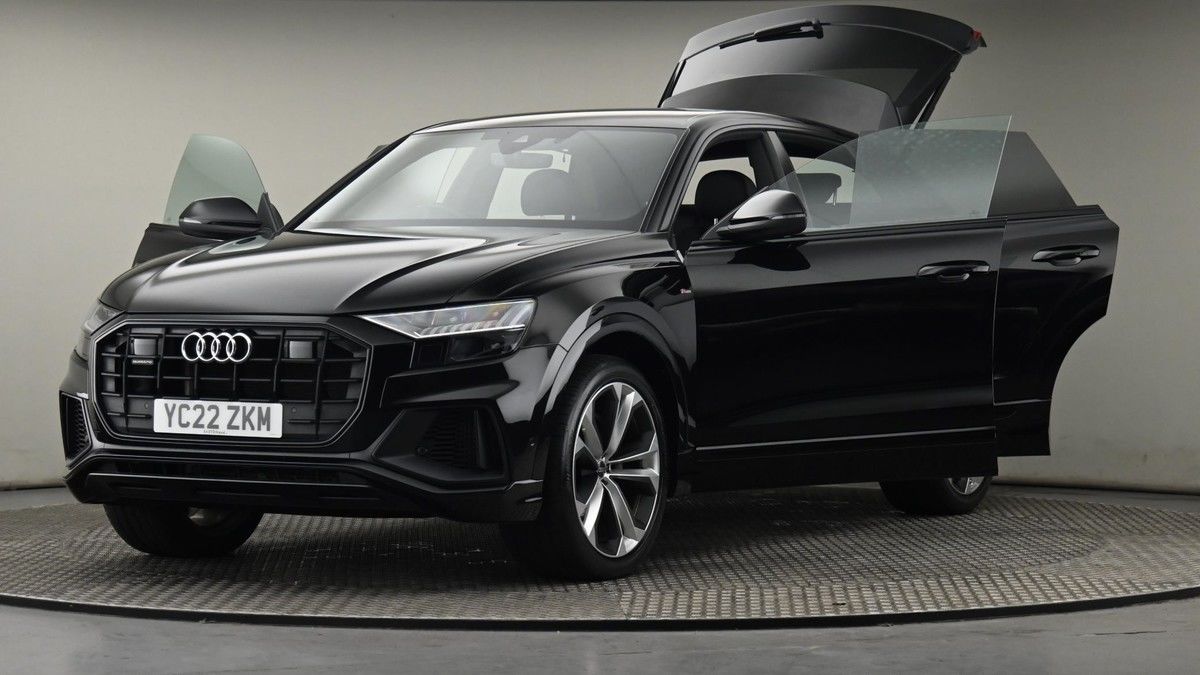 More views of Audi Q8