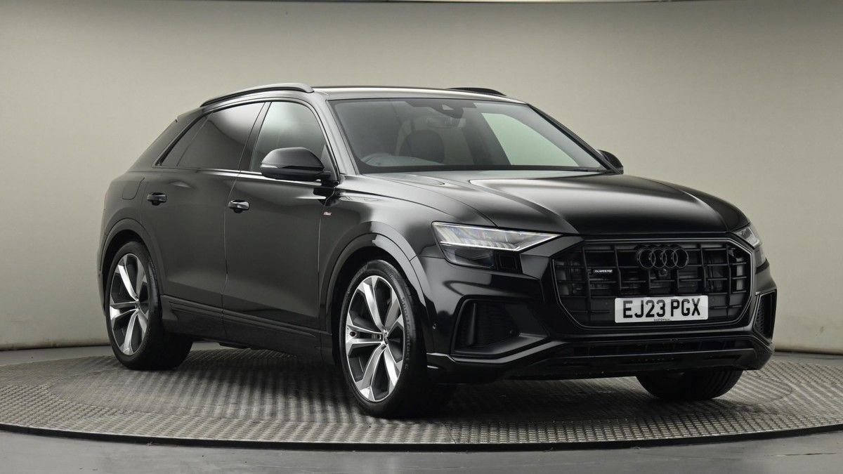 Audi Q8 Sticky Header Image