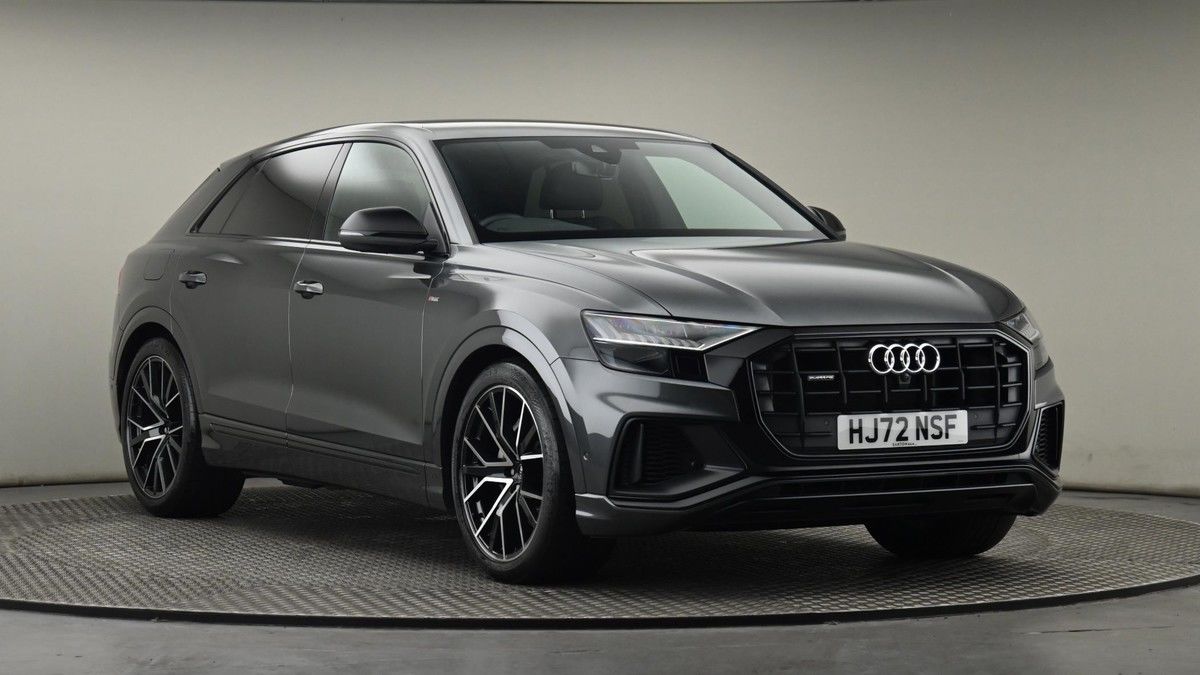 Audi Q8 Sticky Header Image