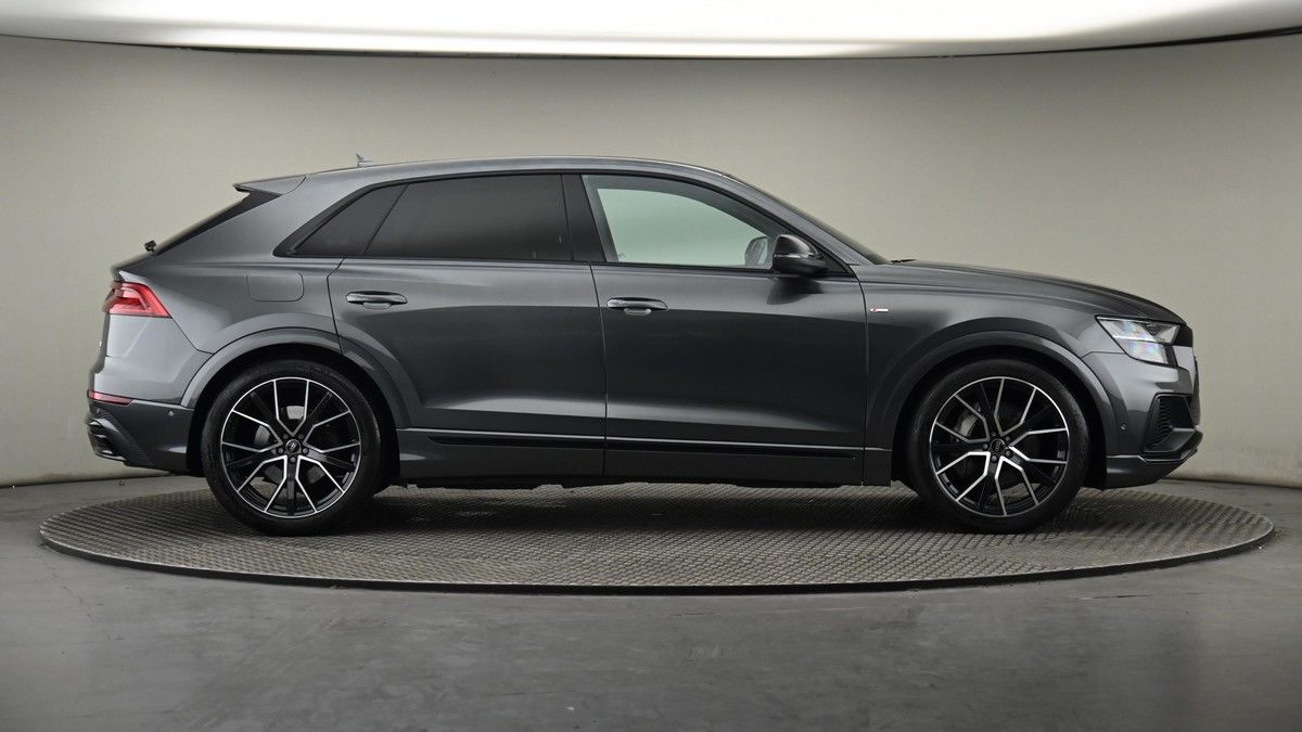 More views of Audi Q8