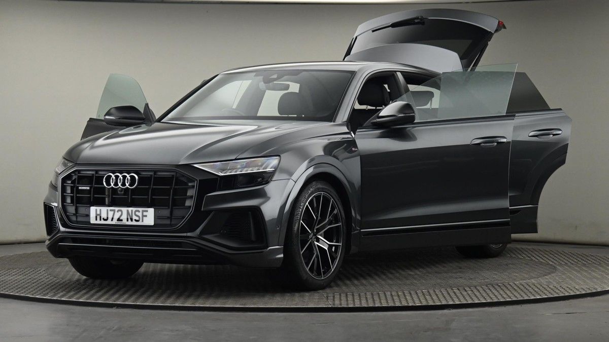 More views of Audi Q8