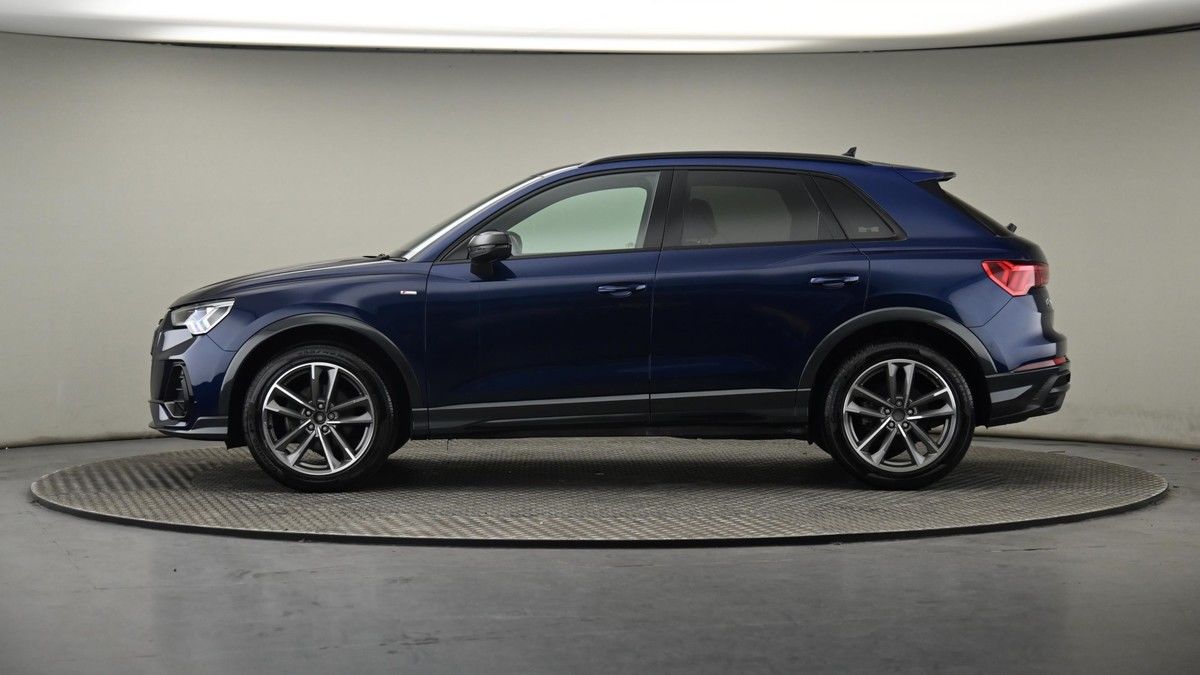 Audi Q3 Image 23