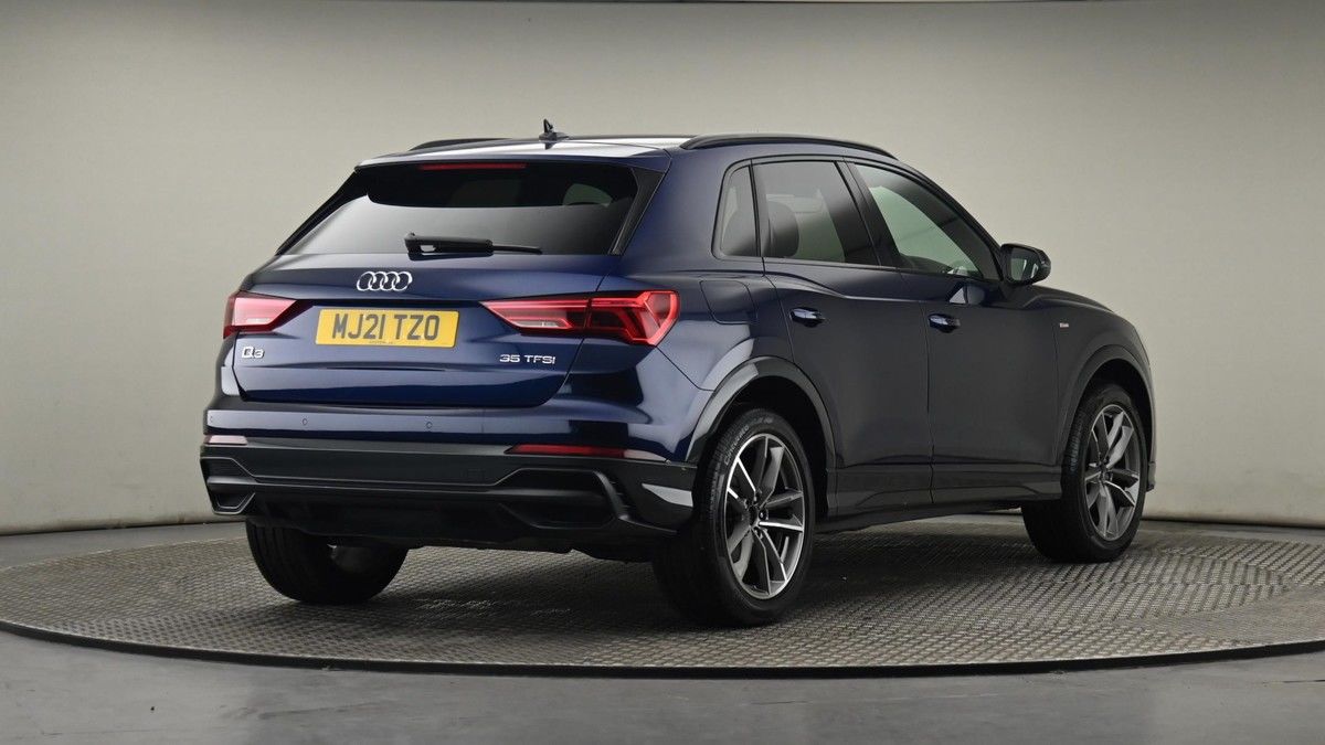 More views of Audi Q3