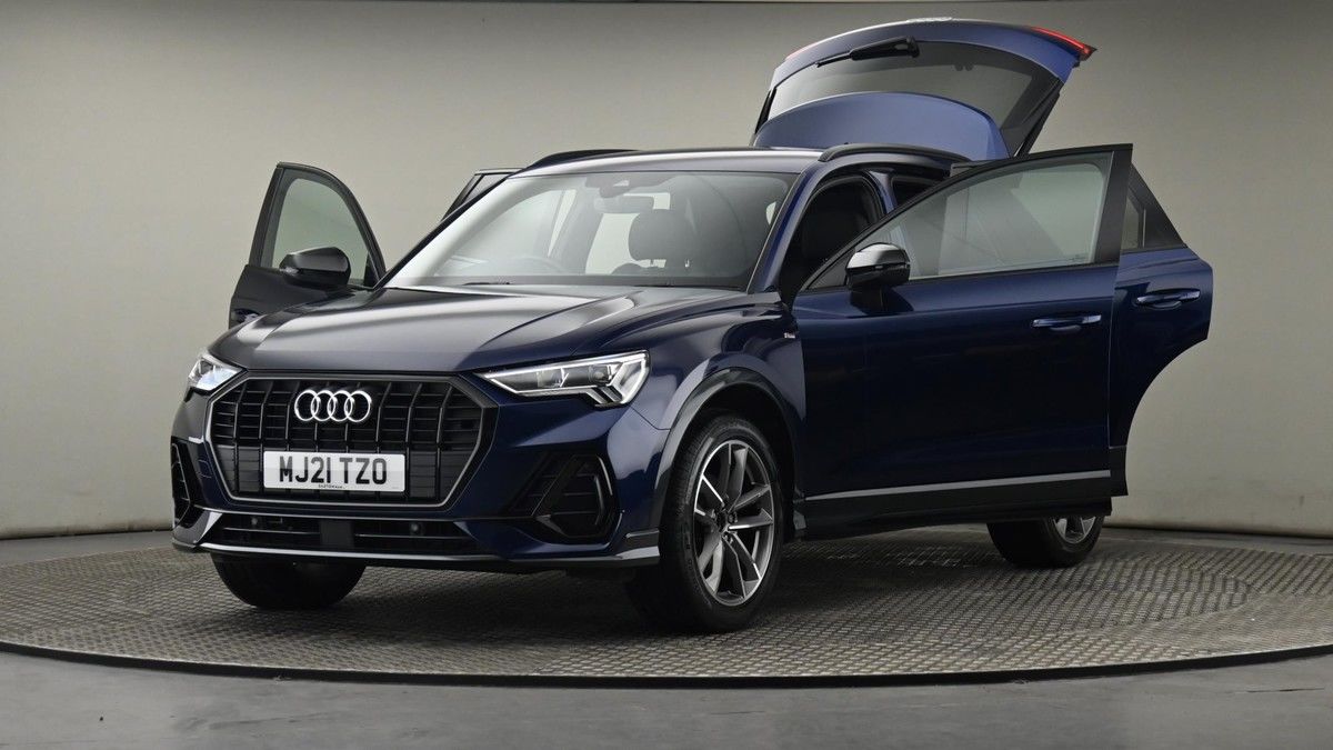 More views of Audi Q3