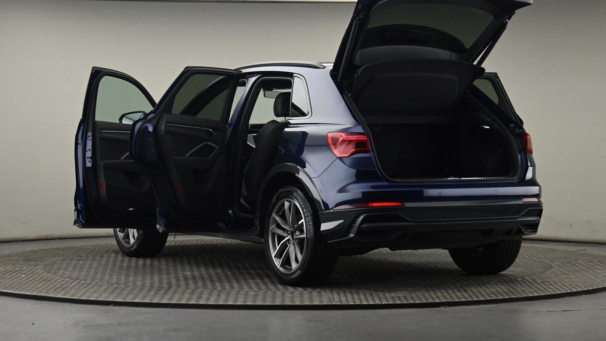 More views of Audi Q3