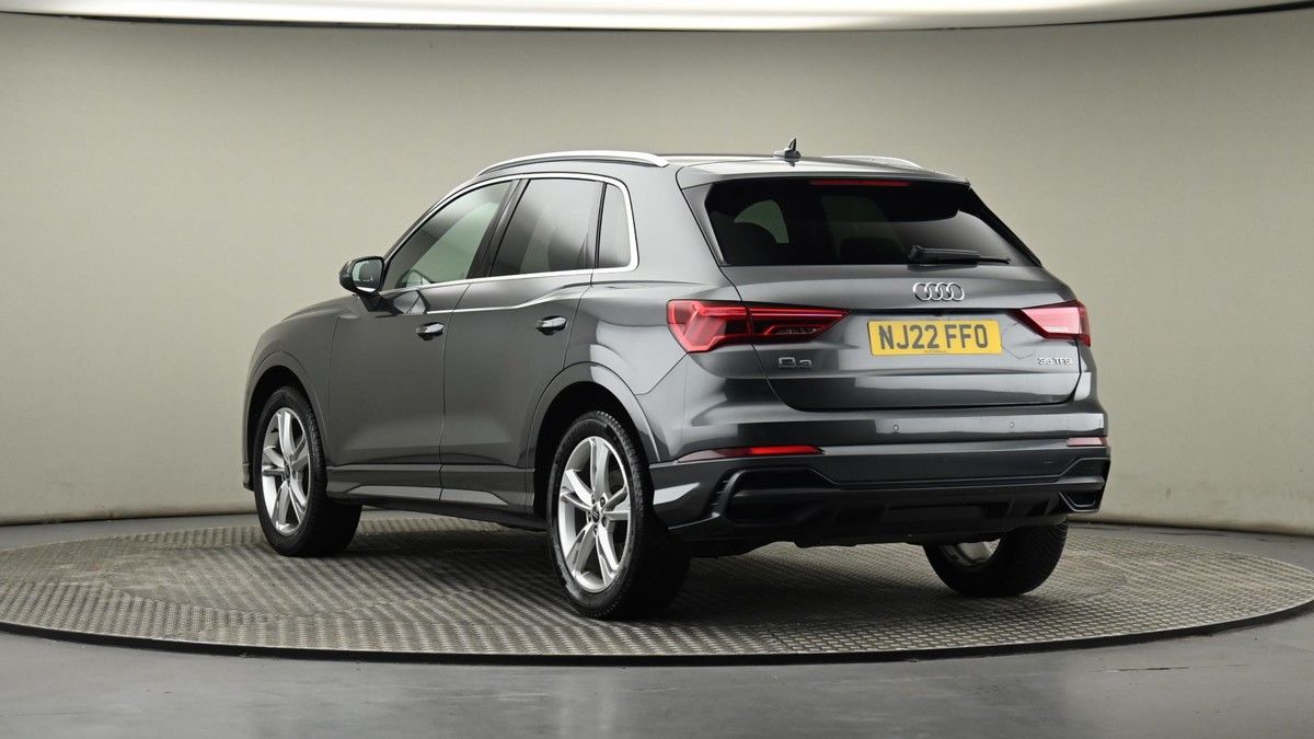 Audi Q3 Image 23