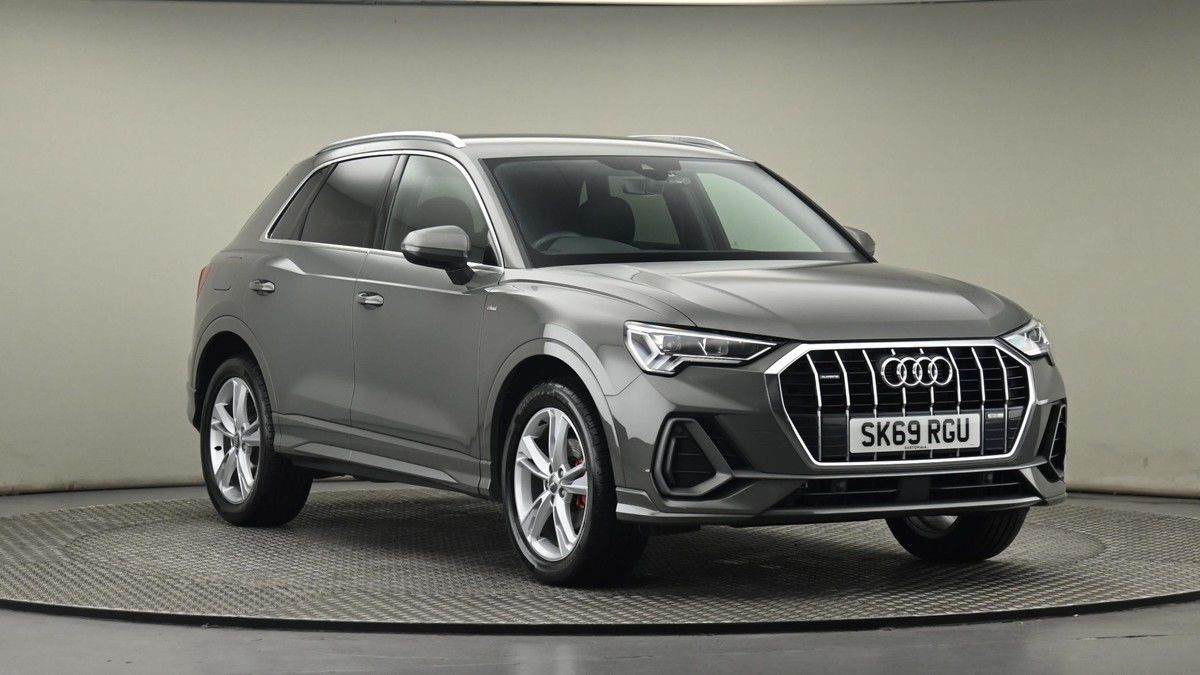 More views of Audi Q3