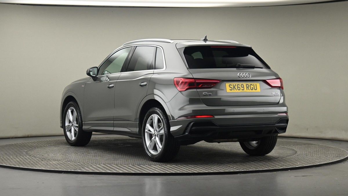 More views of Audi Q3