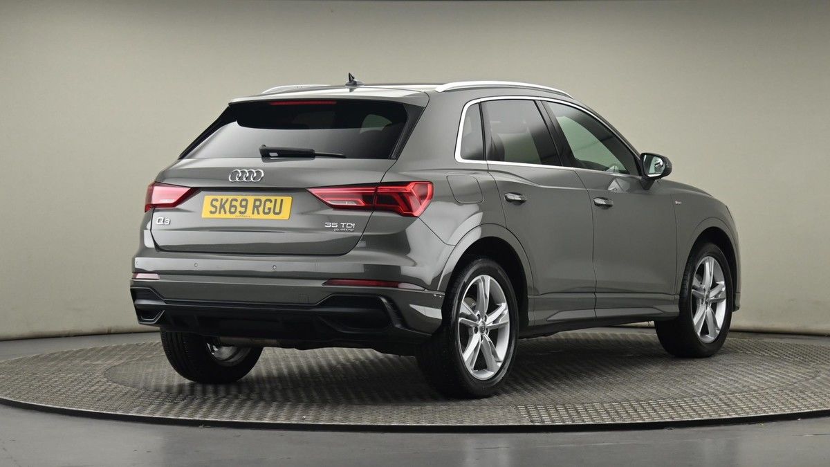 More views of Audi Q3