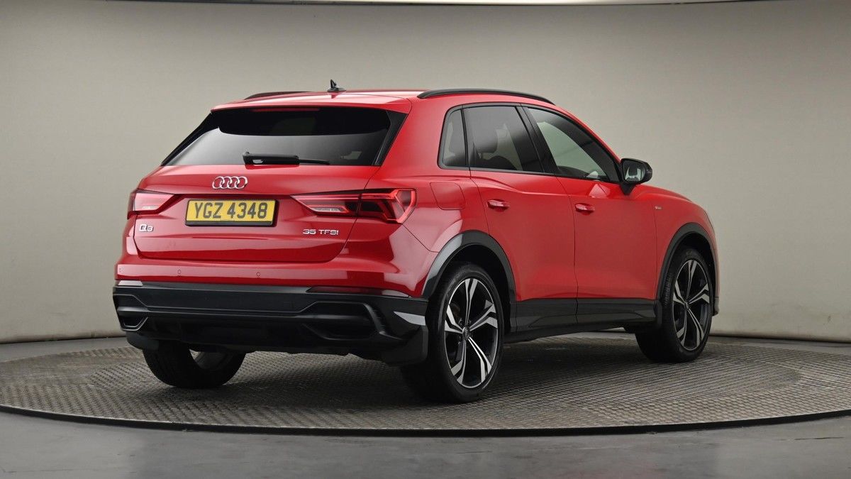 Audi Q3 Image 26