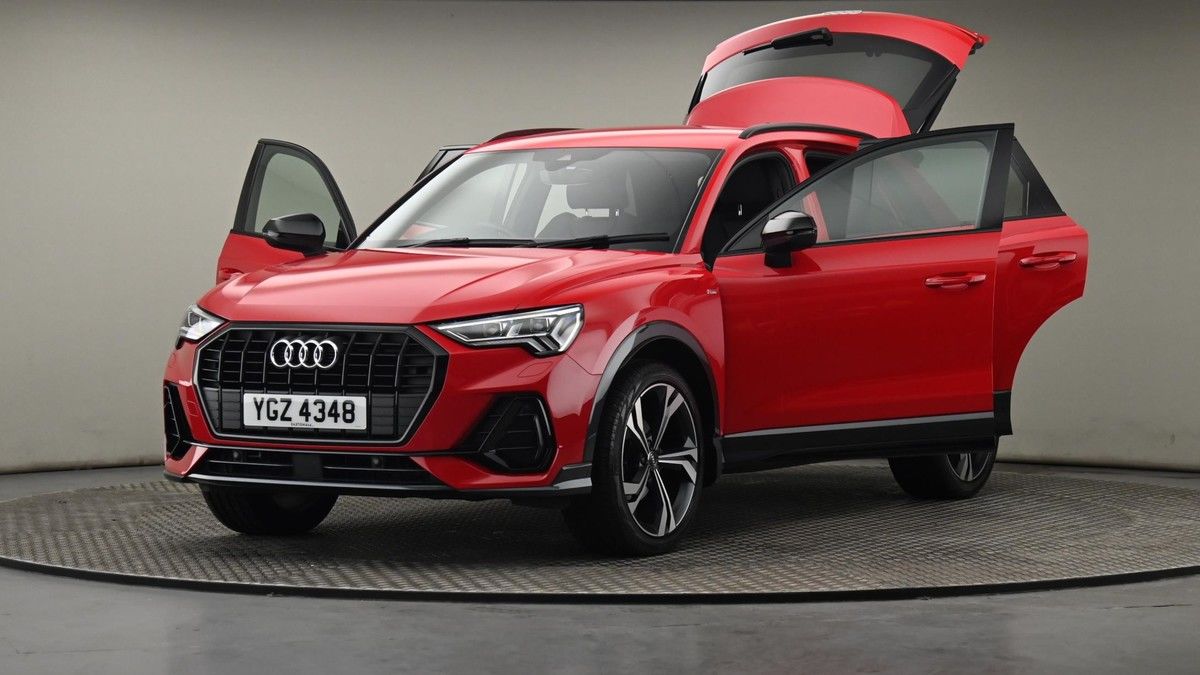 More views of Audi Q3