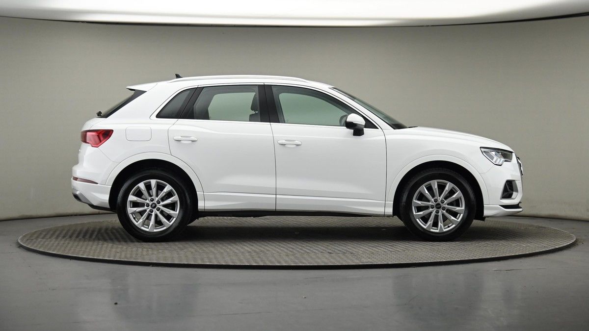 More views of Audi Q3