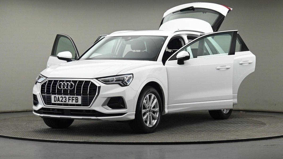 More views of Audi Q3