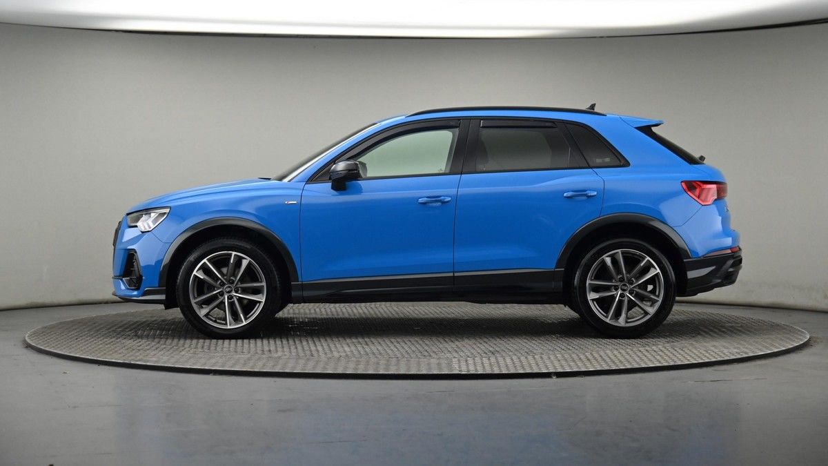 More views of Audi Q3