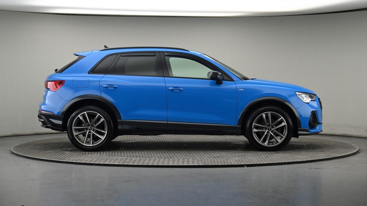 More views of Audi Q3