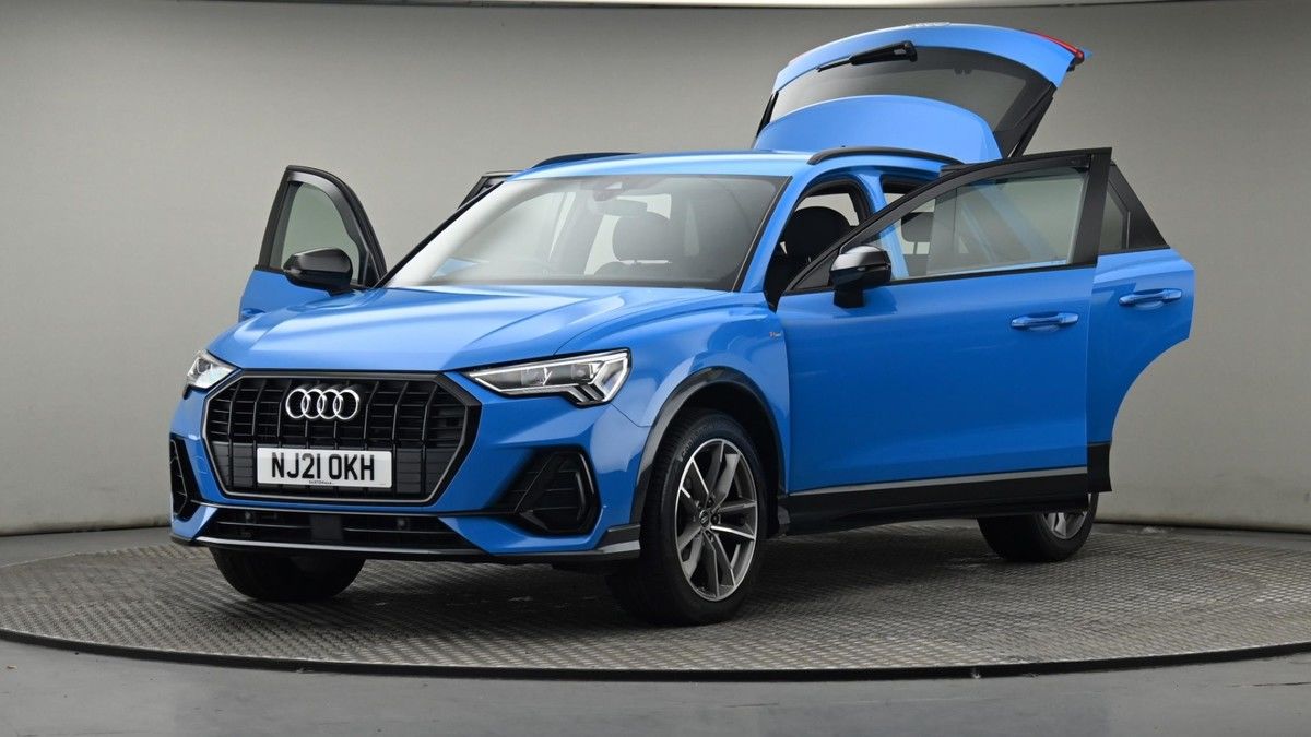 More views of Audi Q3