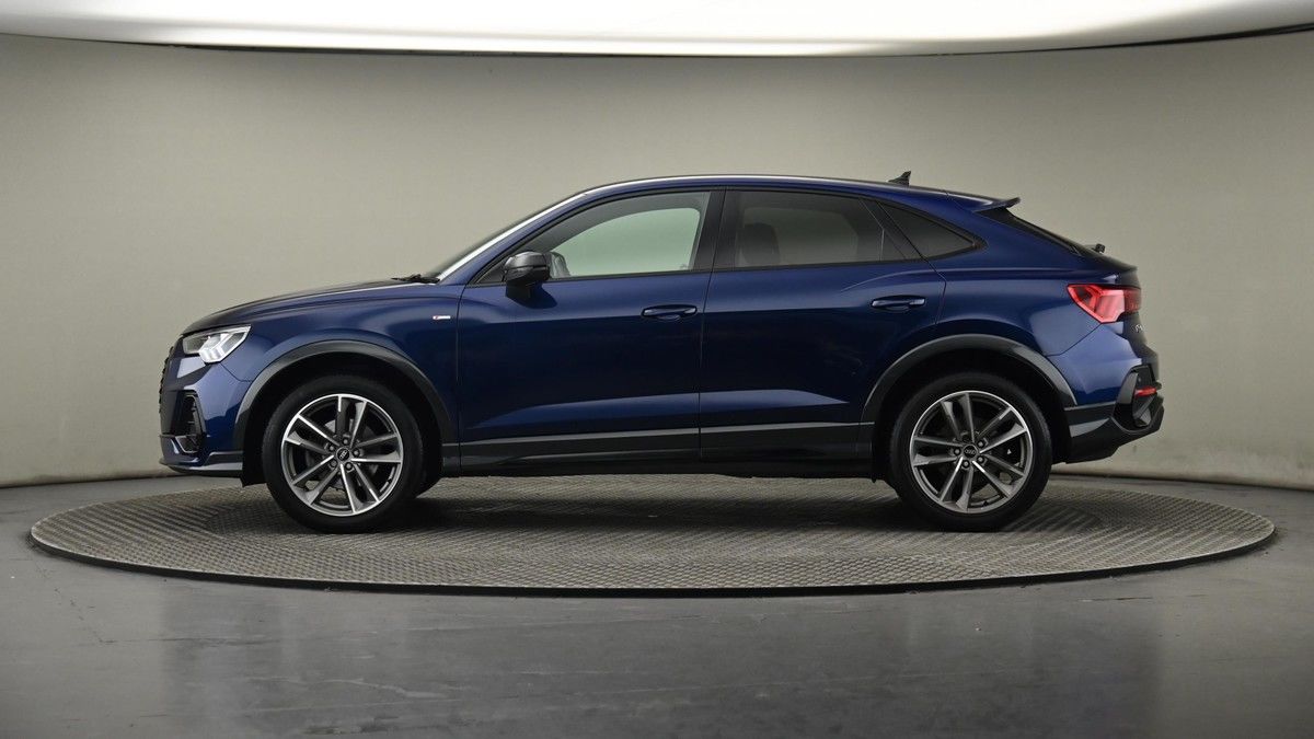 Audi Q3 Image 23