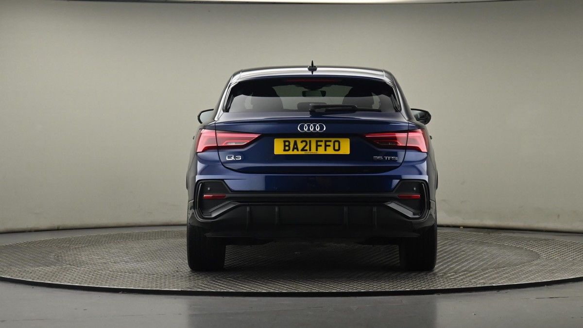 Audi Q3 Image 25