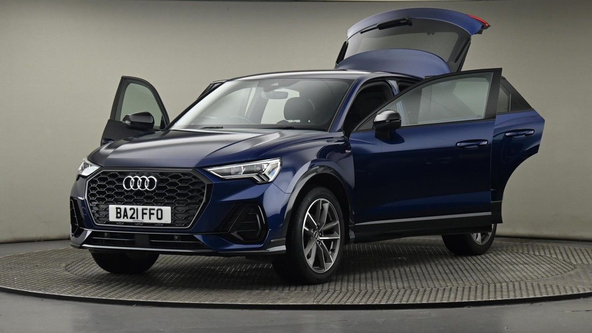 Audi Q3 Image 28