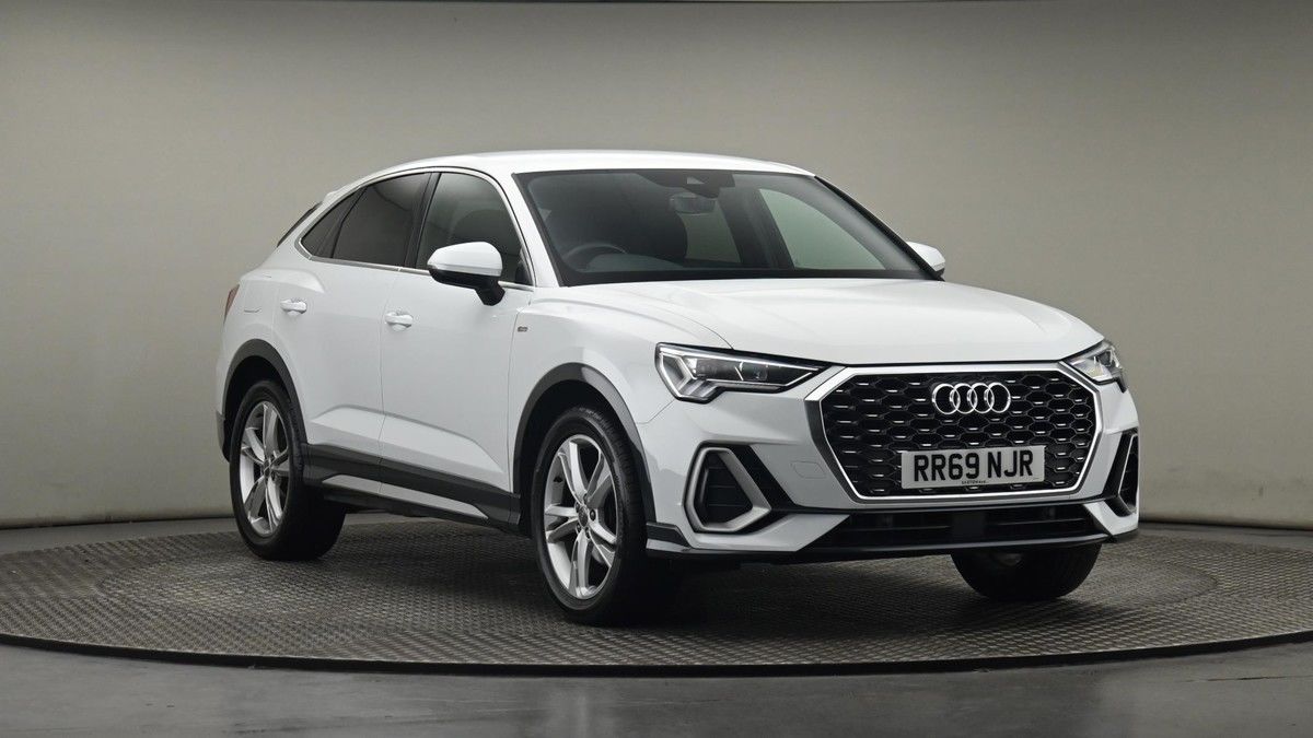 More views of Audi Q3