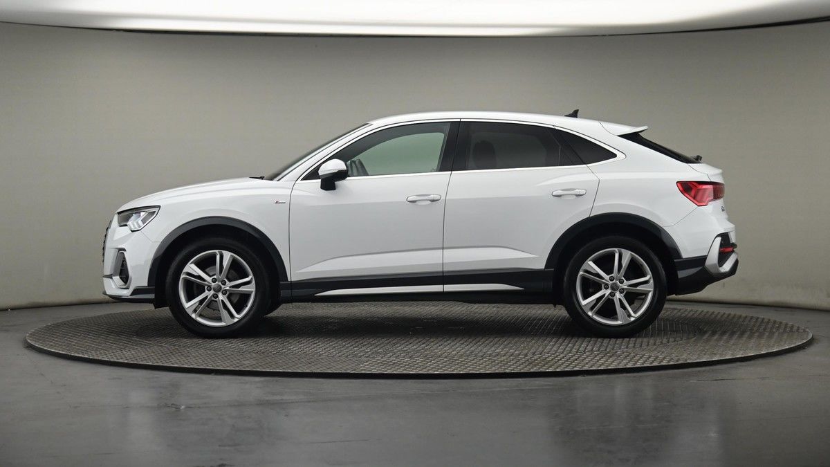 More views of Audi Q3