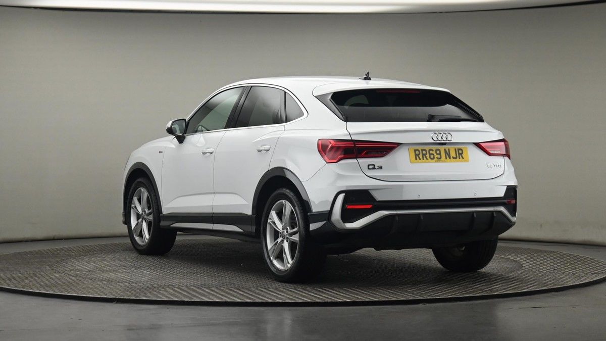 More views of Audi Q3