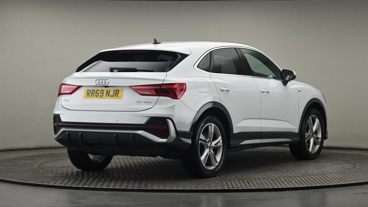 More views of Audi Q3