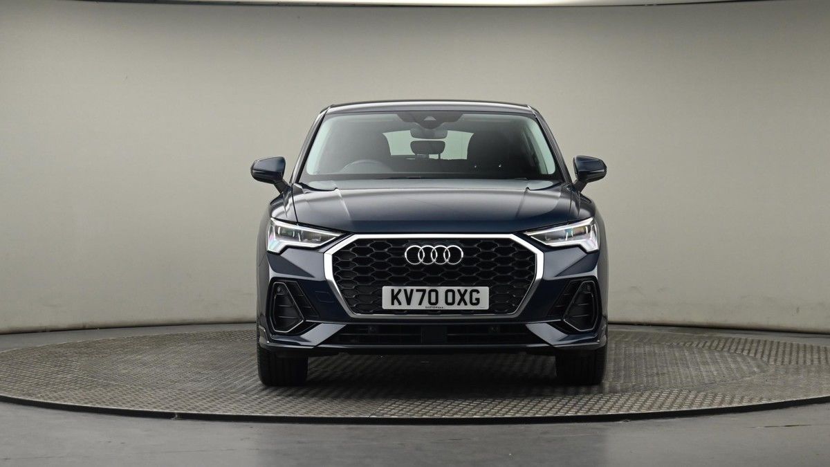 Audi Q3 Image 21