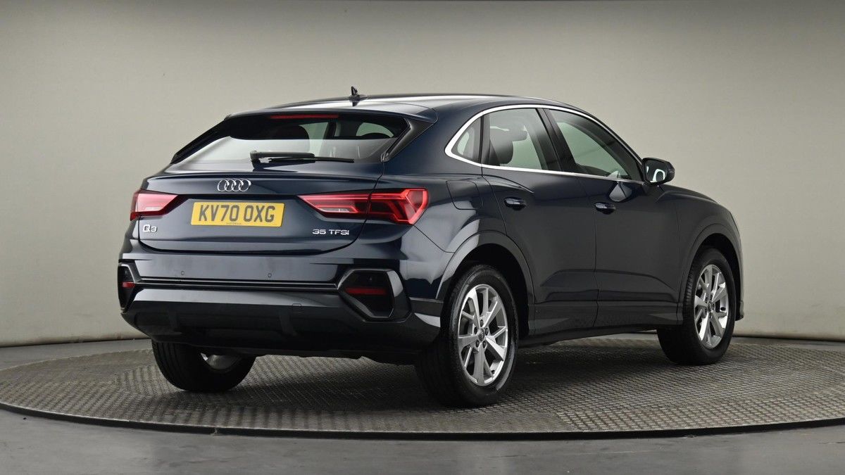 More views of Audi Q3