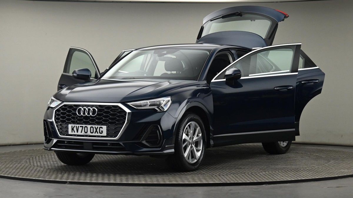 More views of Audi Q3