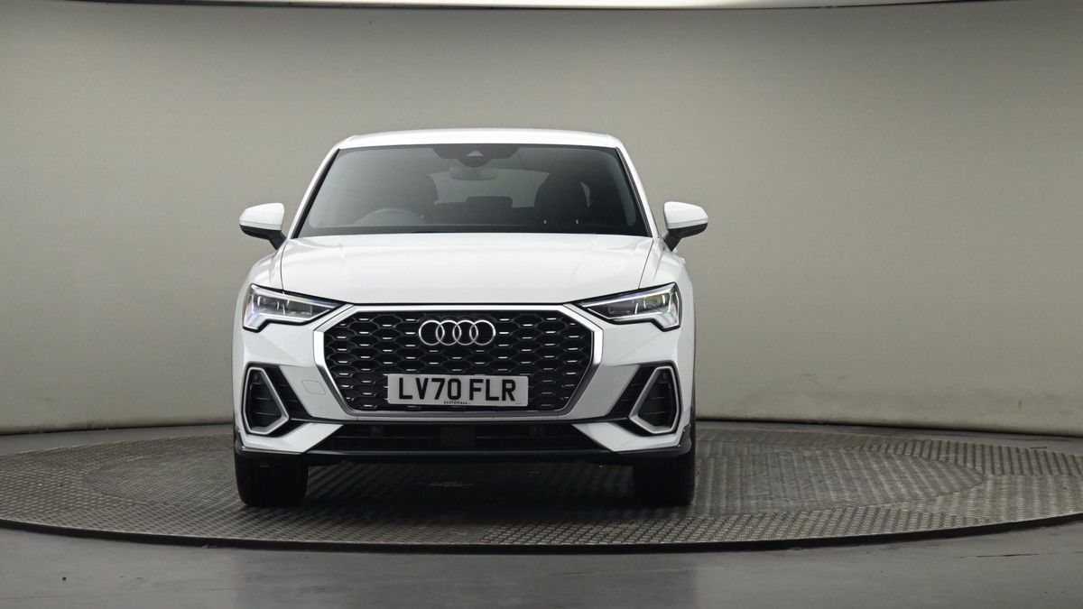 Audi Q3 Image 21