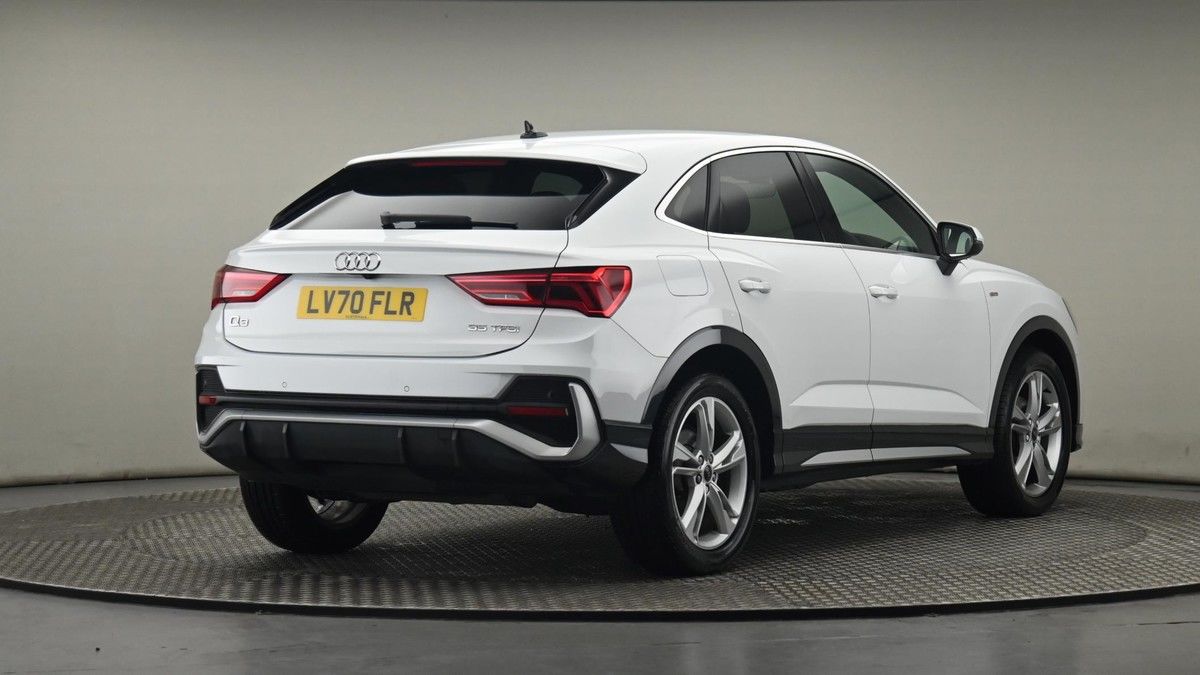 More views of Audi Q3