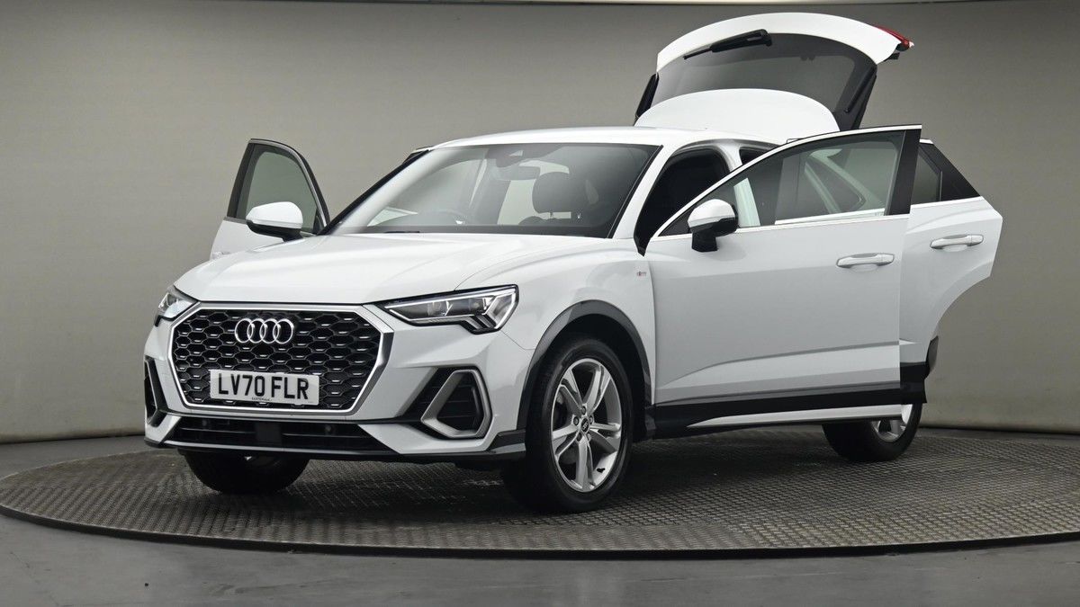 More views of Audi Q3