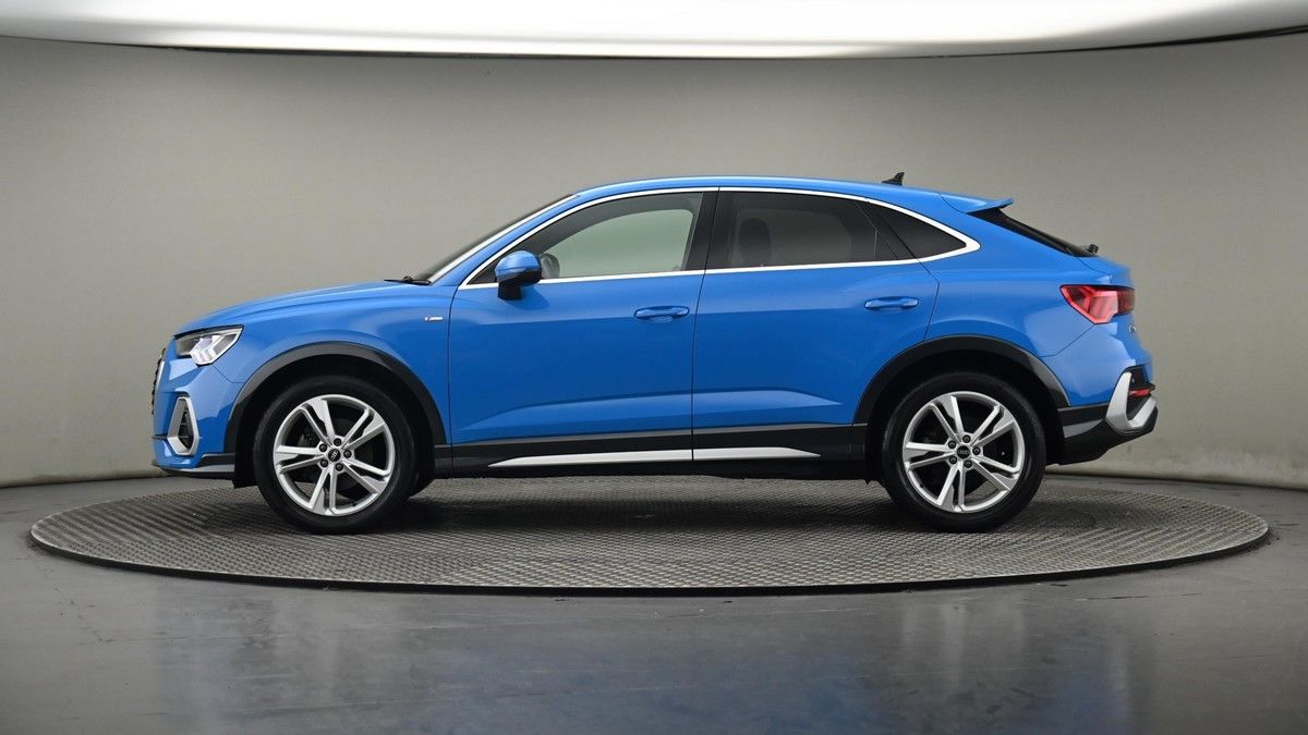 Audi Q3 Image 23