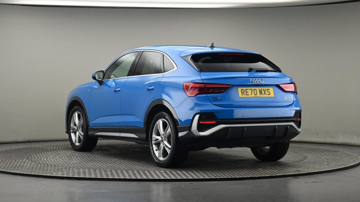 Audi Q3 Image 24