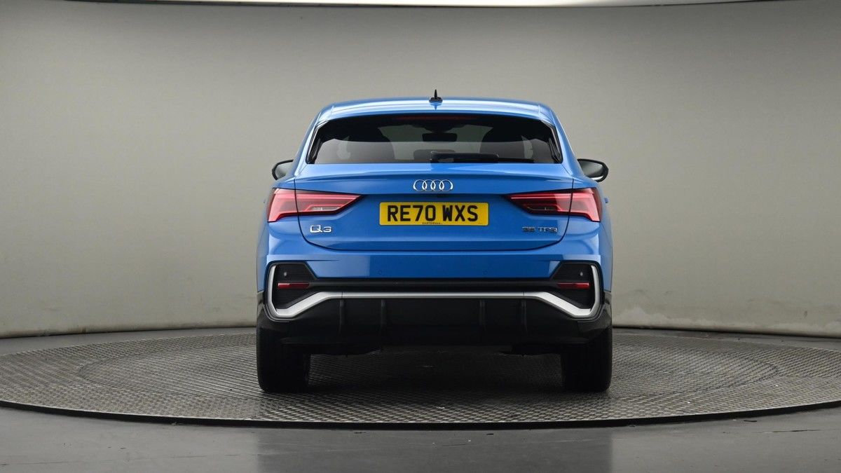 Audi Q3 Image 25