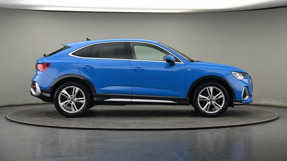 Audi Q3 Image 27