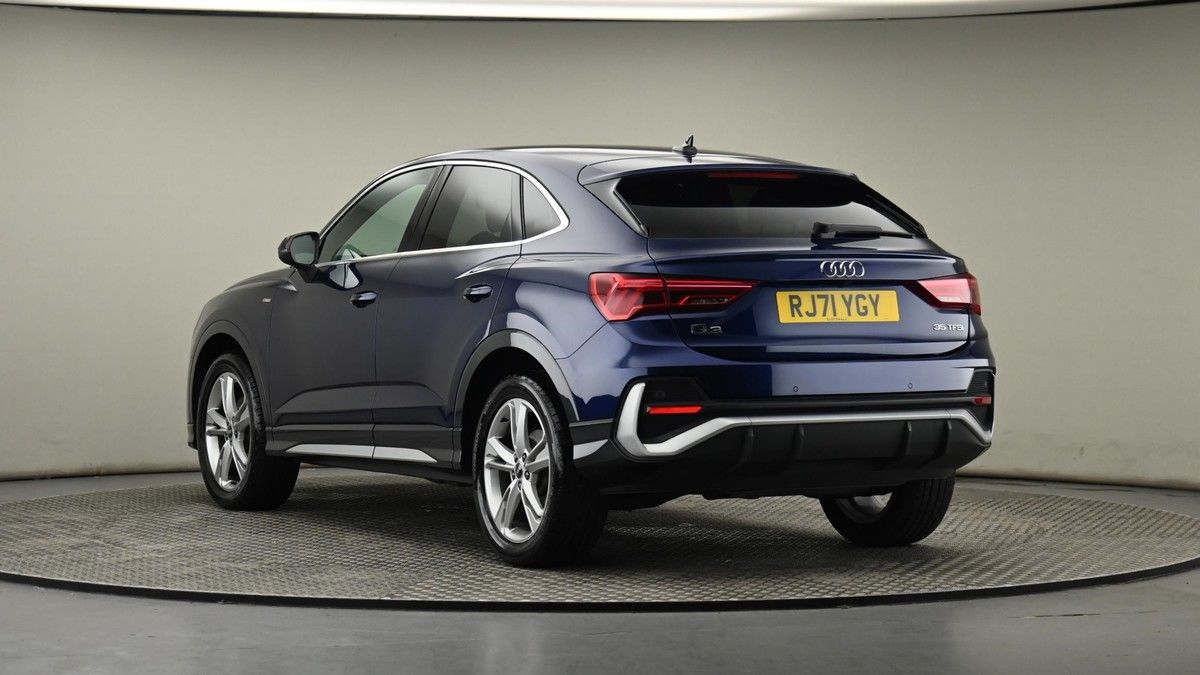 Audi Q3 Image 24