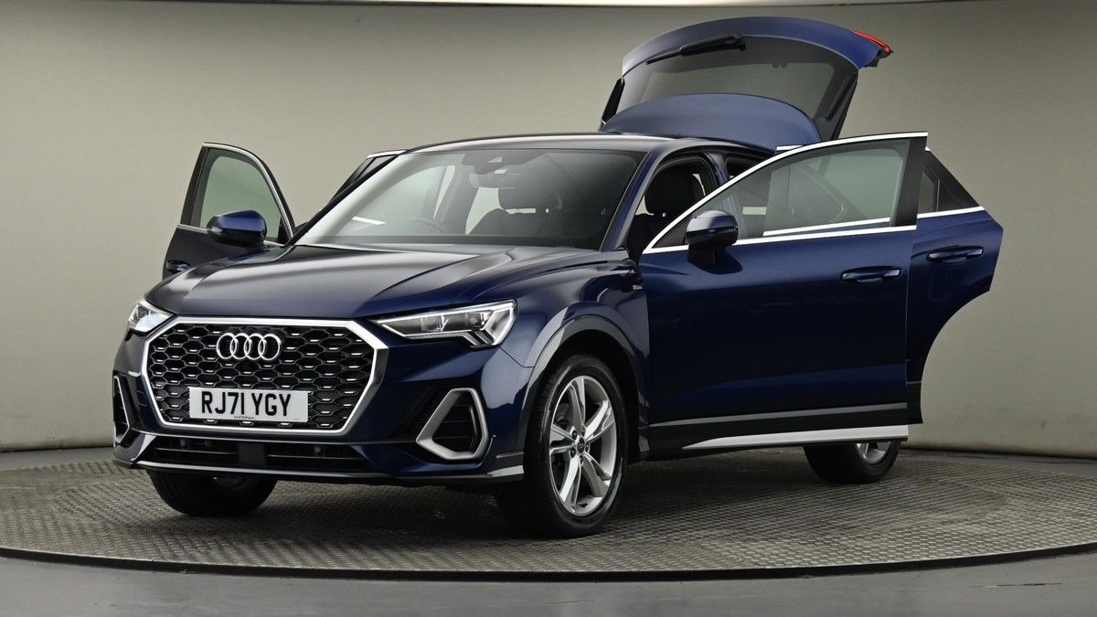 Audi Q3 Image 28