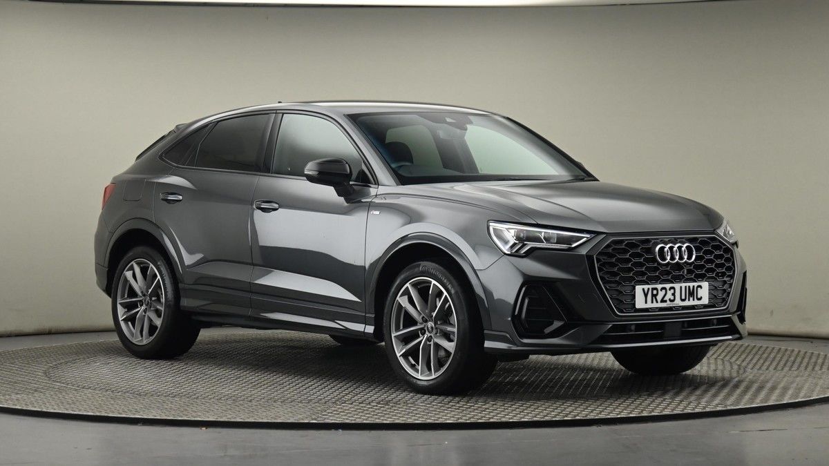 Audi Q3 Image 20