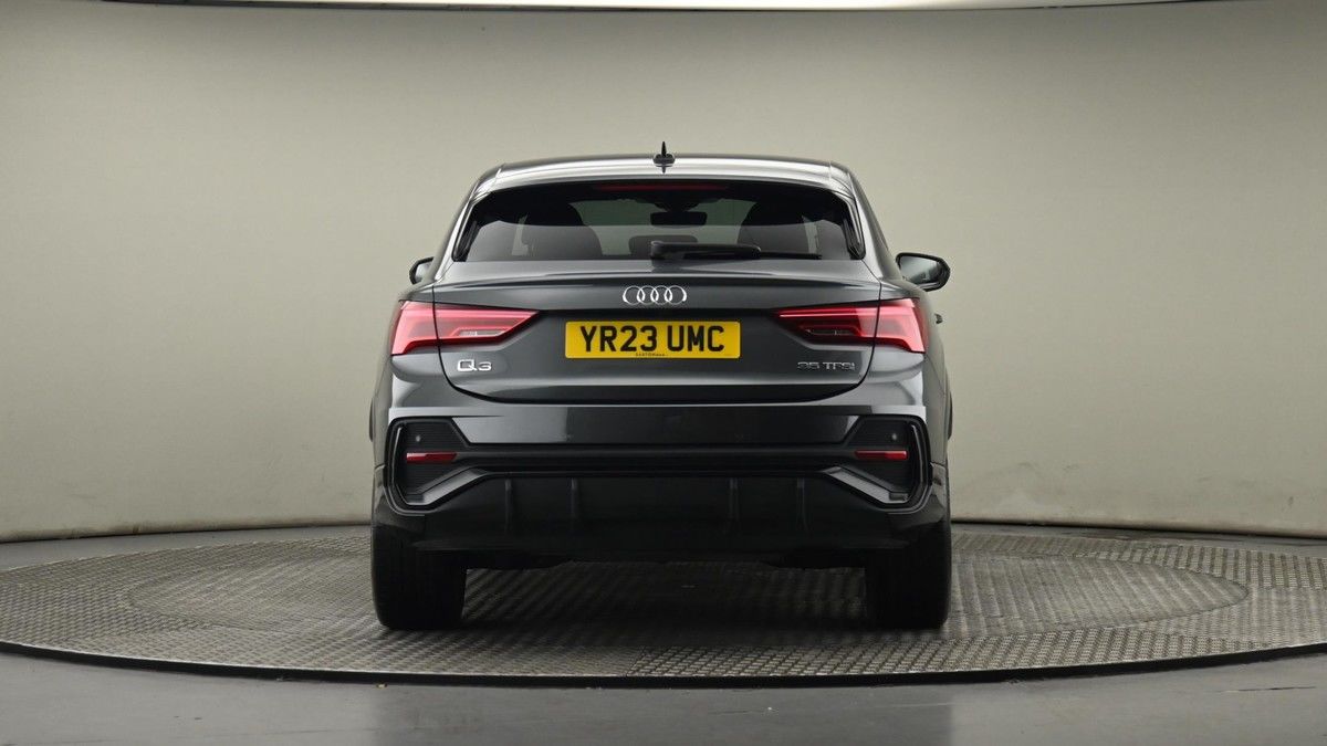 Audi Q3 Image 25