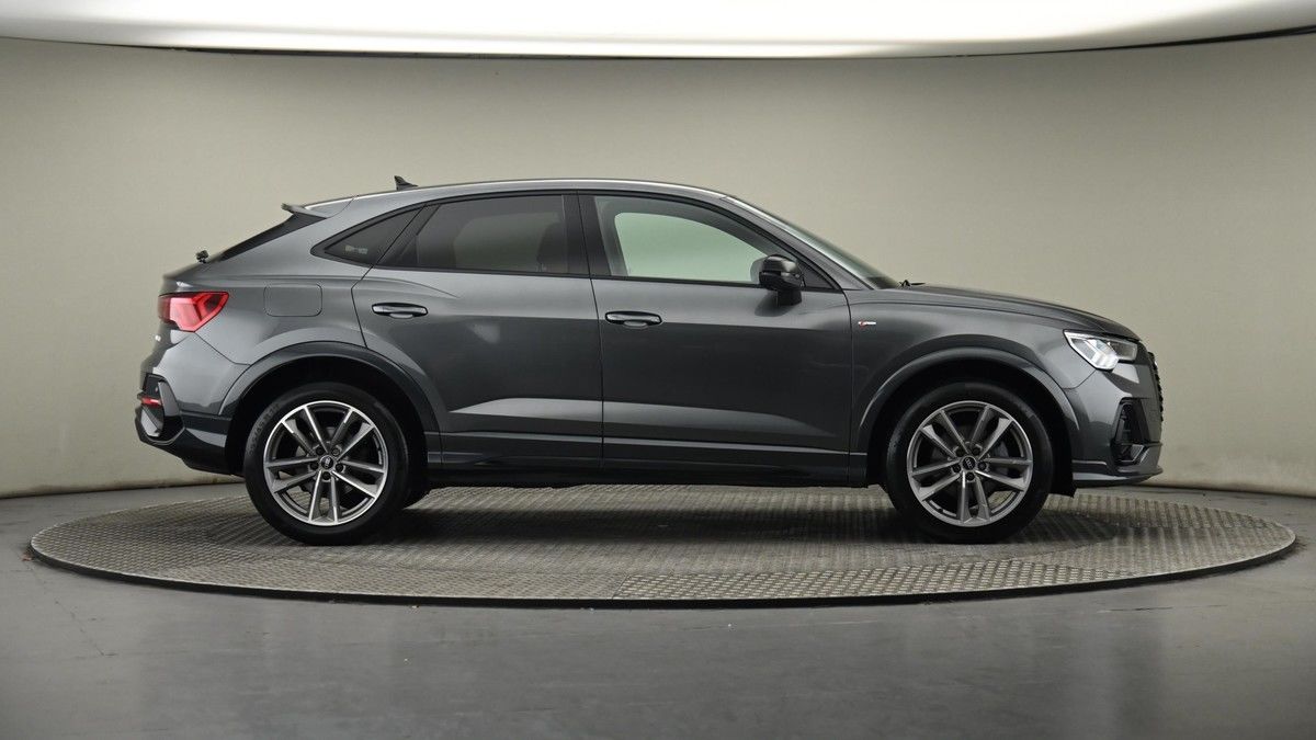 Audi Q3 Image 27