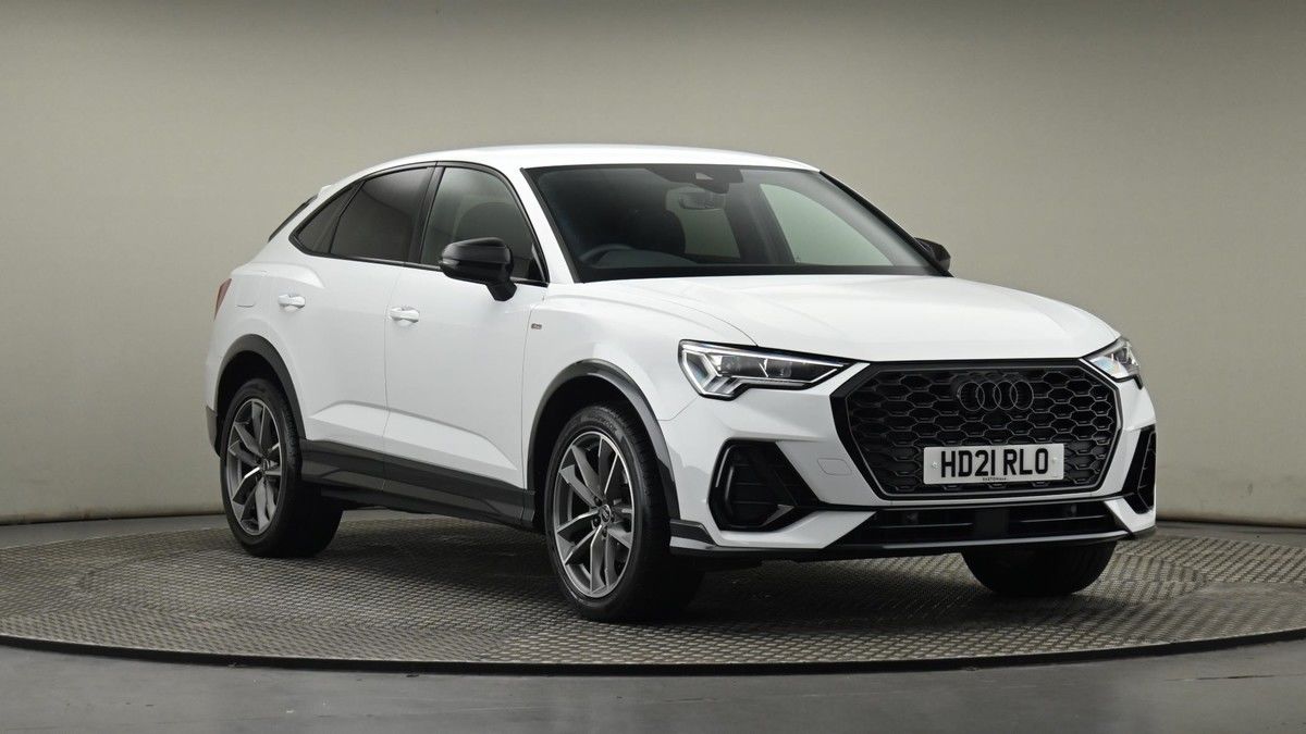 Audi Q3 Sticky Header Image