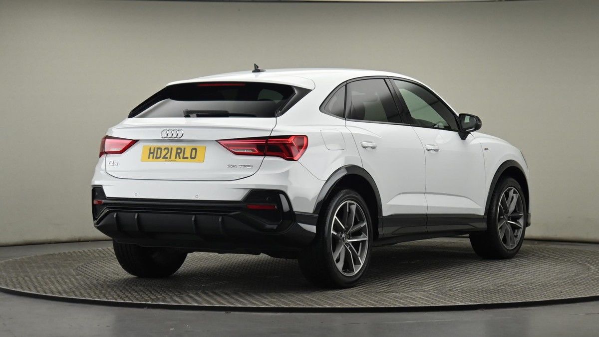 More views of Audi Q3