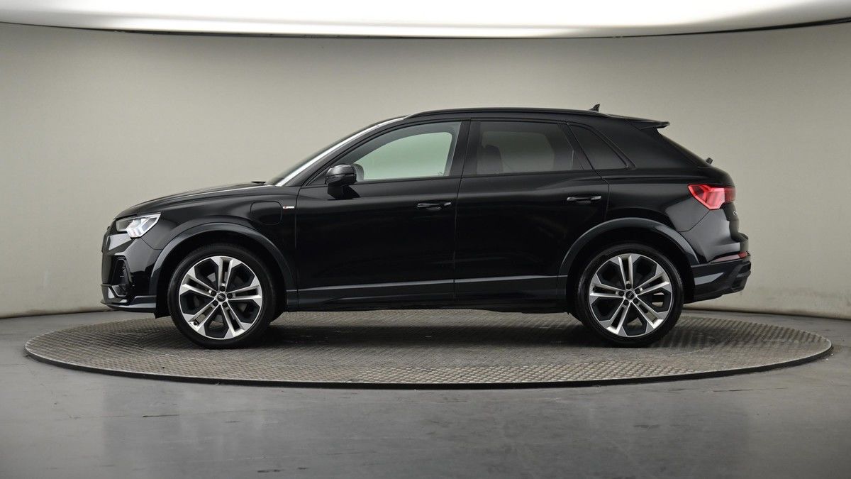 Audi Q3 Image 23